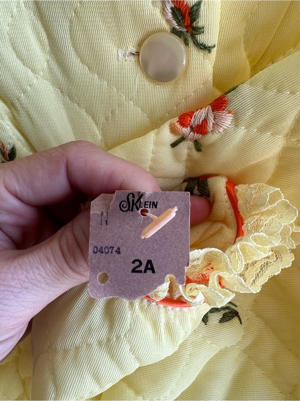 Vintage 1960s Yellow Floral Robe Housecoat NWT S.Klein tag 12 - Picture 5 of 6